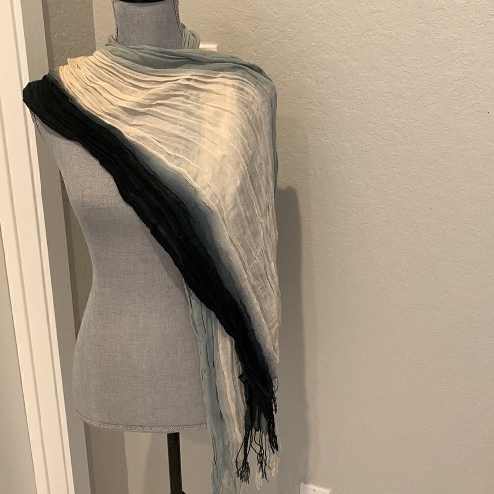 Two Fashion Scarves - Picture 4 of 4